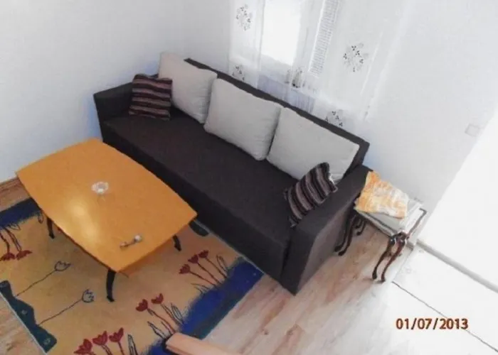 In With Terrace, Air Conditioning, Wifi, Washing Machine Apartman