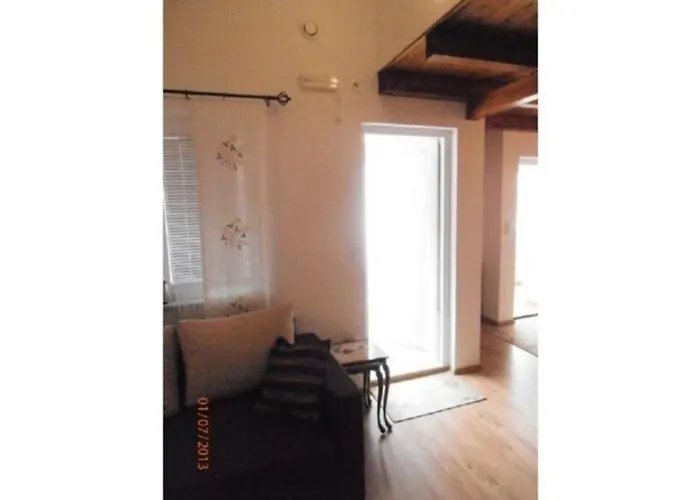 In With Terrace, Air Conditioning, Wifi, Washing Machine Privlaka