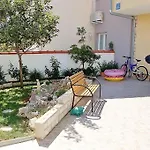 In With Terrace, Air Conditioning, Wifi, Washing Machine