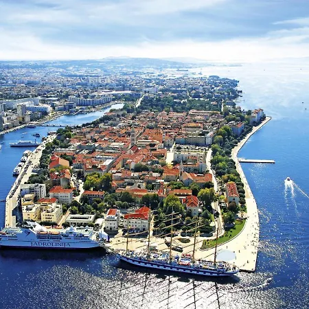 In With Terrace, Air Conditioning, Wifi, Washing Machine Appartement