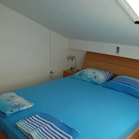 In With Terrace, Air Conditioning, Wifi, Washing Machine *