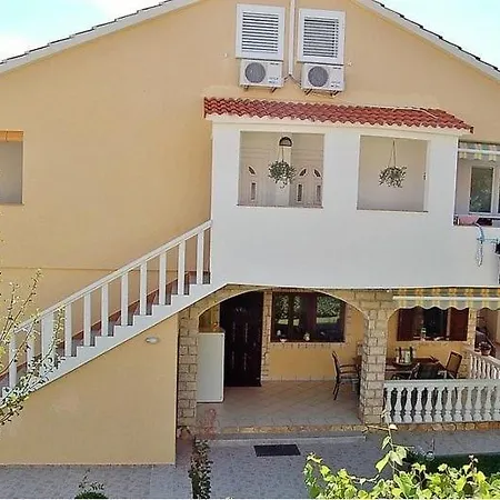 In With Terrace, Air Conditioning, Wifi, Washing Machine * Privlaka (Zadar)