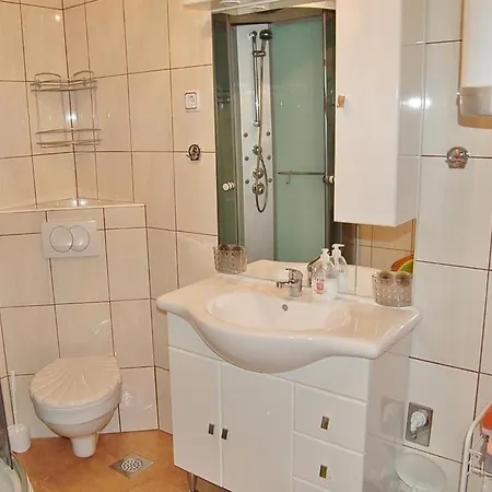 In With Terrace, Air Conditioning, Wifi, Washing Machine *