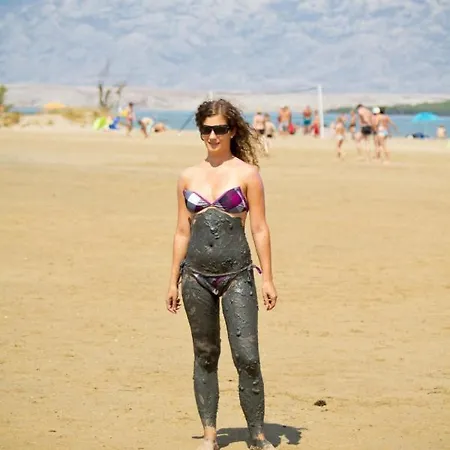 Appartement In With Terrace, Air Conditioning, Wifi, Washing Machine