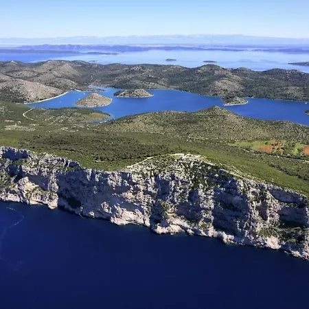 Appartement In With Terrace, Air Conditioning, Wifi, Washing Machine *