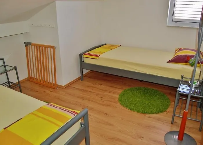 In With Terrace, Air Conditioning, Wifi, Washing Machine
