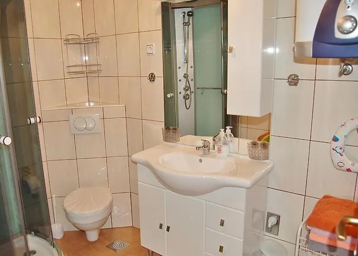 In With Terrace, Air Conditioning, Wifi, Washing Machine *