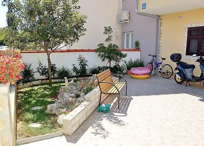 In With Terrace, Air Conditioning, Wifi, Washing Machine